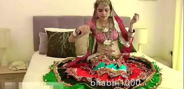  Gujarati Indian College Babe Jasmine Mathur Garba Dance and Showing Bobbs